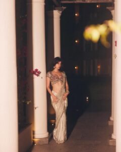 Disha Patani Glamorous Designer Saree HD Images stunning fashion look