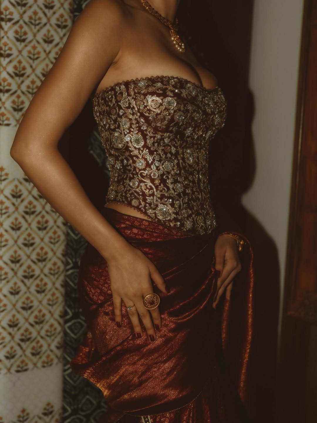 Disha Patani Stuns in Royal Red Saree with Golden Corset (2)