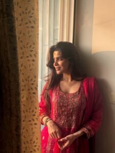 Divya Bharathi Stuns in Red Traditional Outfit – Latest HD Photos (8)