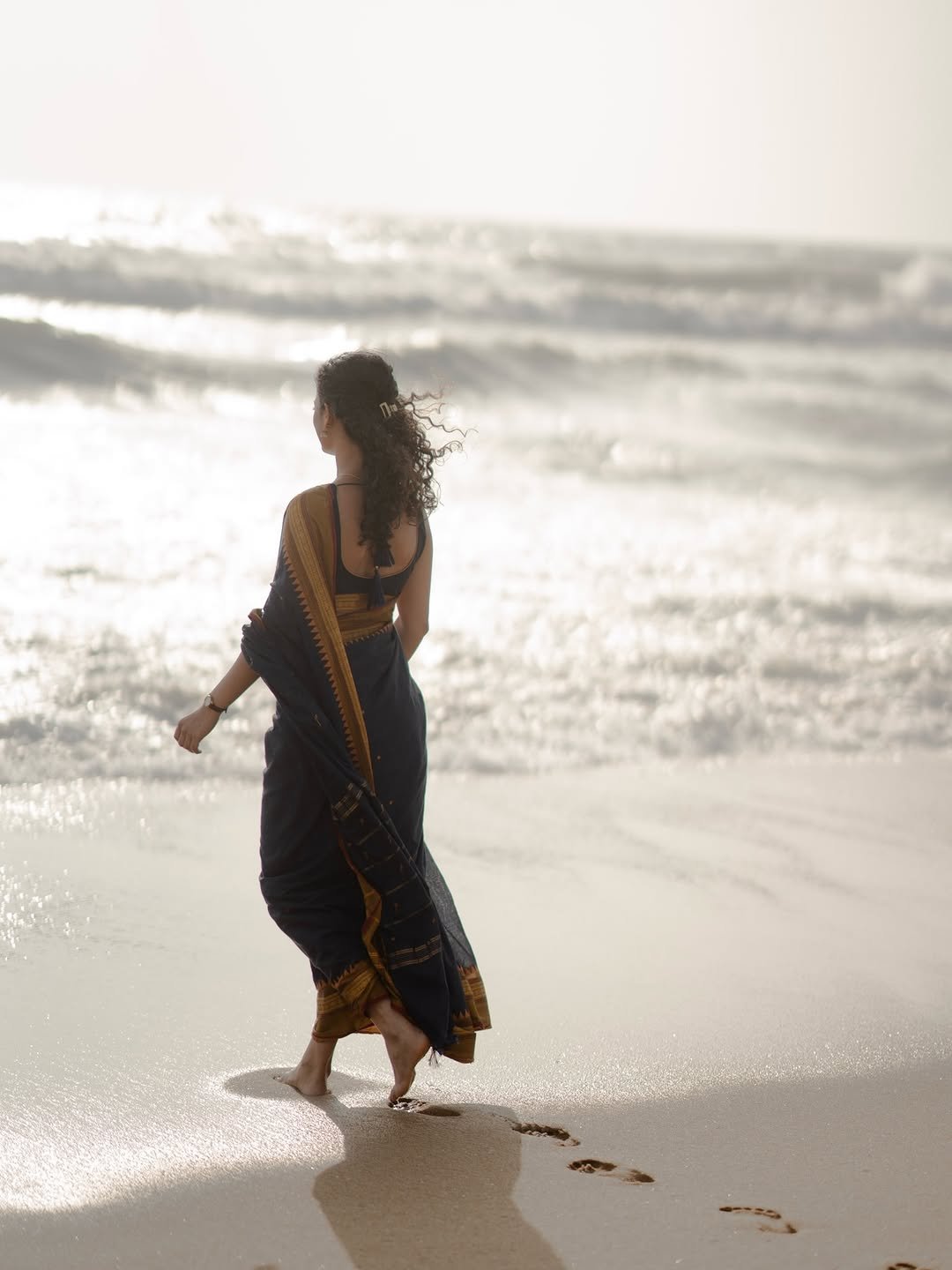 Ira Dayanand Reddy Looks Elegant in Black Saree (3)