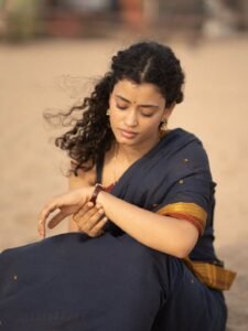 Ira Dayanand Reddy Looks Elegant in Black Saree latest HD photos