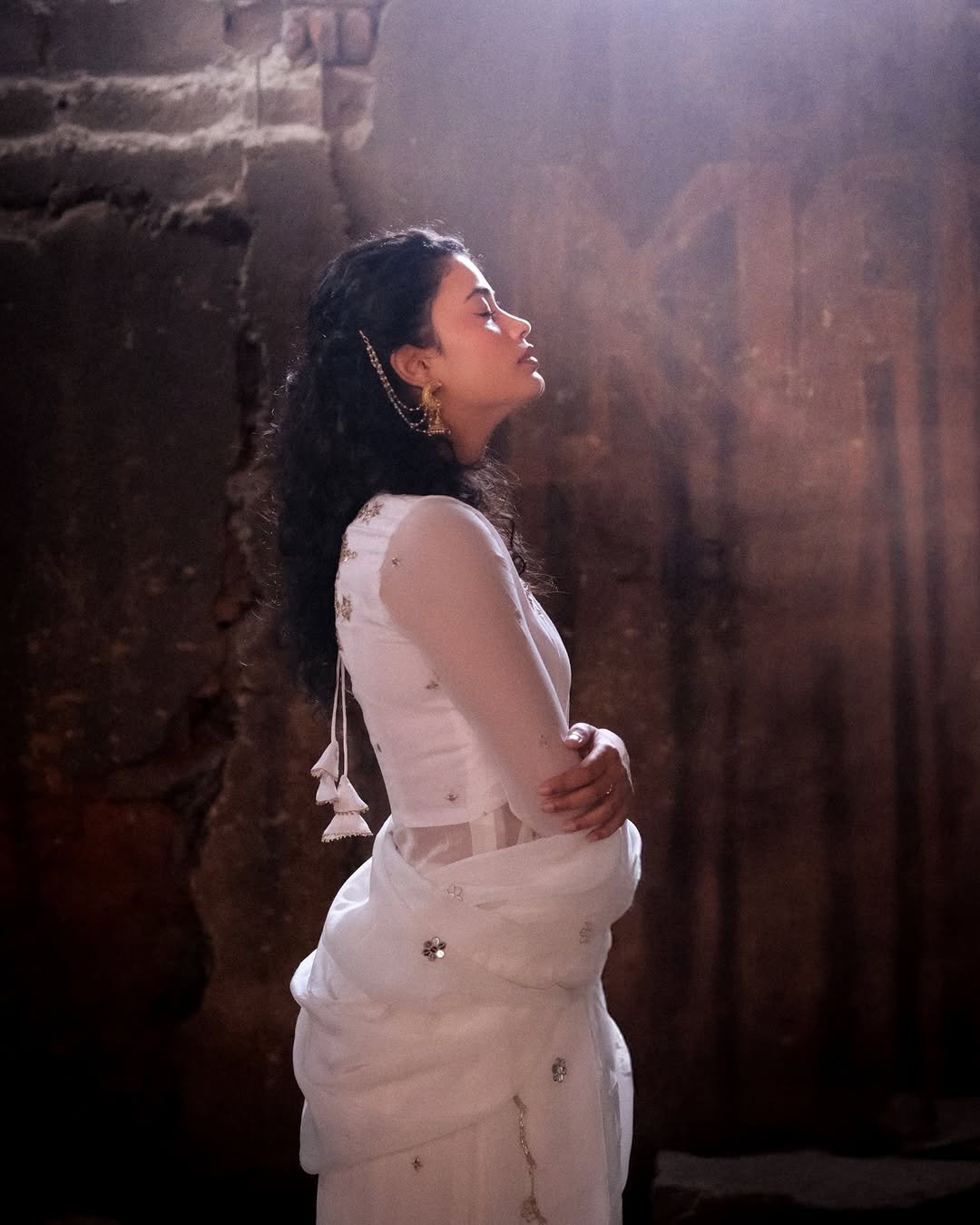 Ira Dayanand Reddy Looks Graceful in White Ethnic Outfit (10)