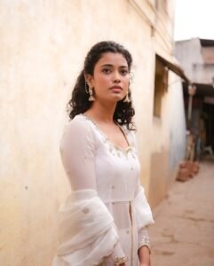 Ira Dayanand Reddy Looks Graceful in White Ethnic Outfit latest HD photos