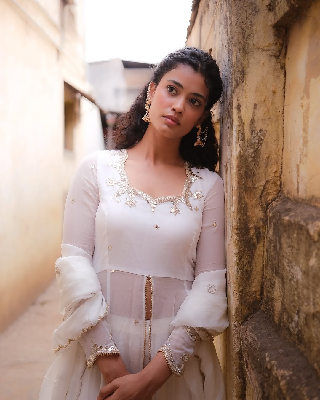 Ira Dayanand Reddy Looks Graceful in White Ethnic Outfit (4)