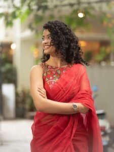 Ira Dayanand Reddy Looks Stunning in Red Saree – Latest HD Photos (3)