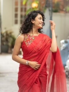 Ira Dayanand Reddy Looks Stunning in Red Saree – Latest HD Photos (4)