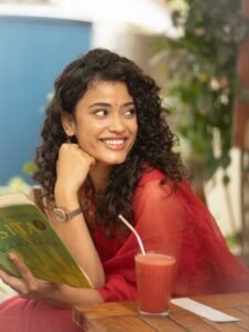 Ira Dayanand Reddy Looks Stunning in Red Saree – Latest HD Photos (6)