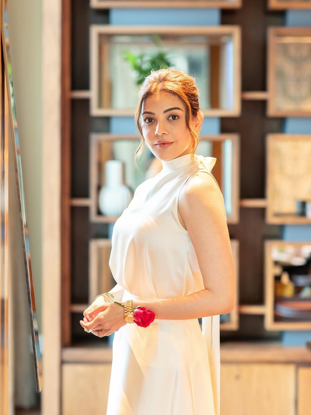 Kajal Aggarwal Looks Stunning in Elegant White Outfit (2)