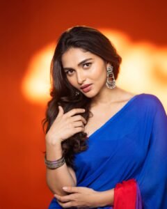Kayadu Lohar Looks Gorgeous in Blue Saree – Latest HD Photos (1)