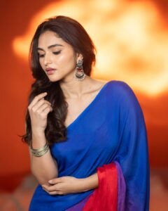 Kayadu Lohar Looks Gorgeous in Blue Saree – Latest HD Photos (10)