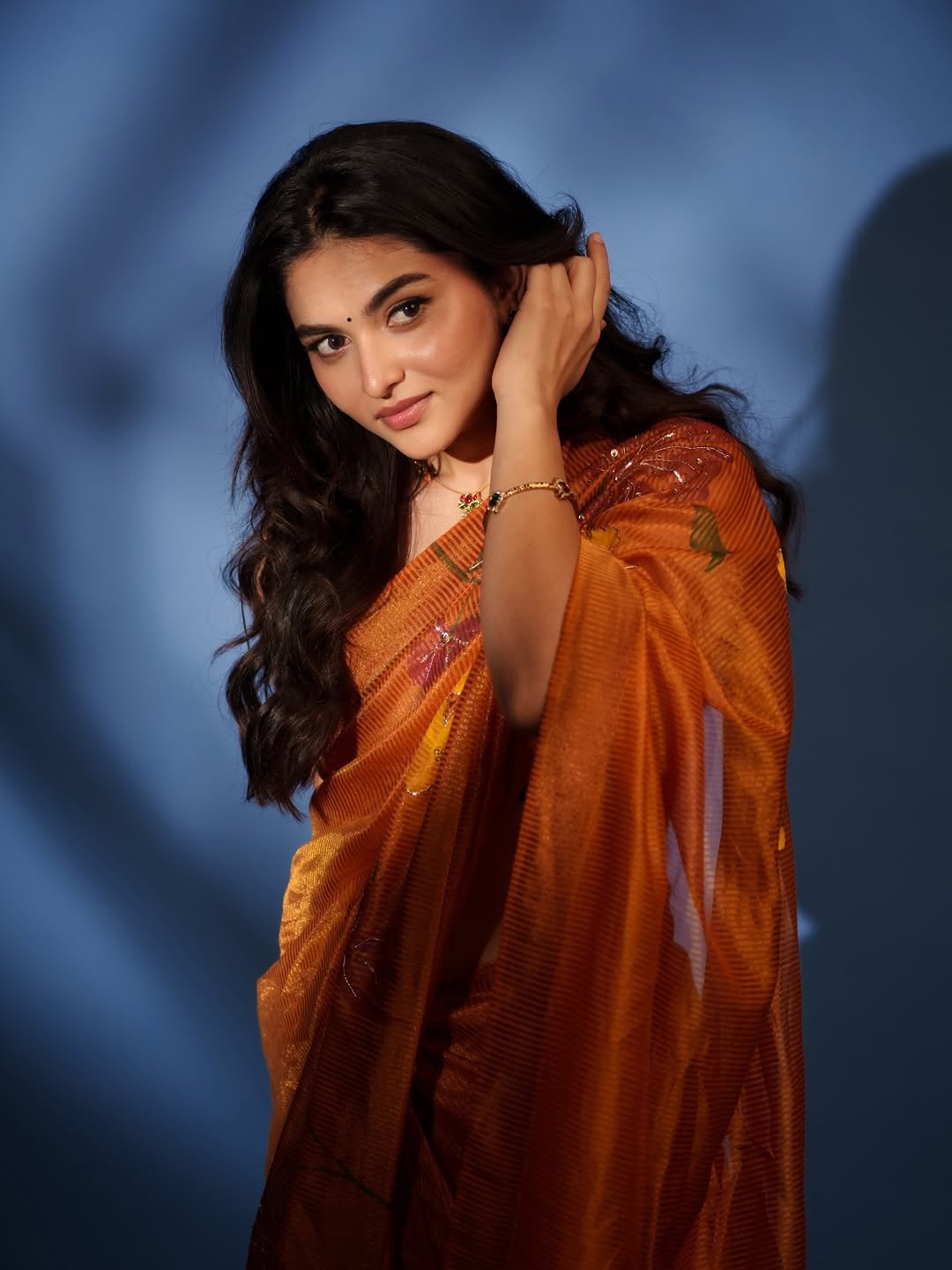 Kayadu Lohar Stunning Orange Saree Traditional Look HD Images (11)
