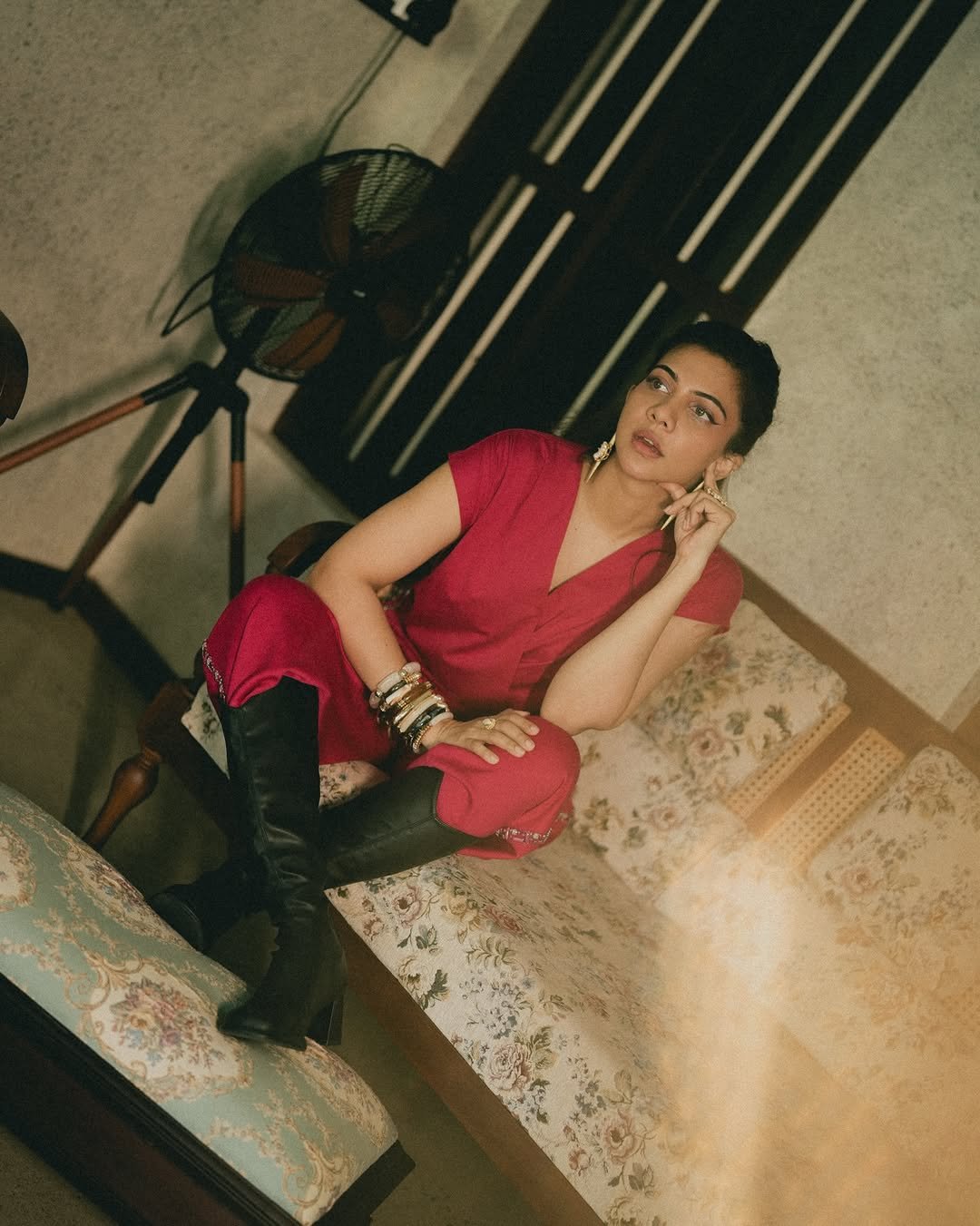 Madonna Sebastian Stunning Glam Photoshoot HD Images (4)