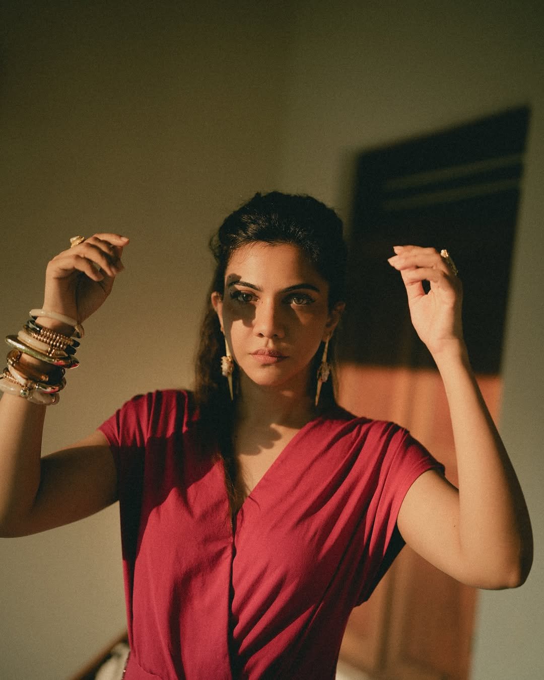 Madonna Sebastian Stunning Glam Photoshoot HD Images (7)