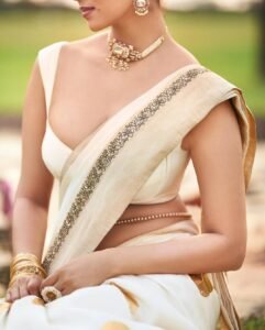 Malavika Mohanan Elegant in Cream Saree – Latest Traditional HD Photos 2026 (4)