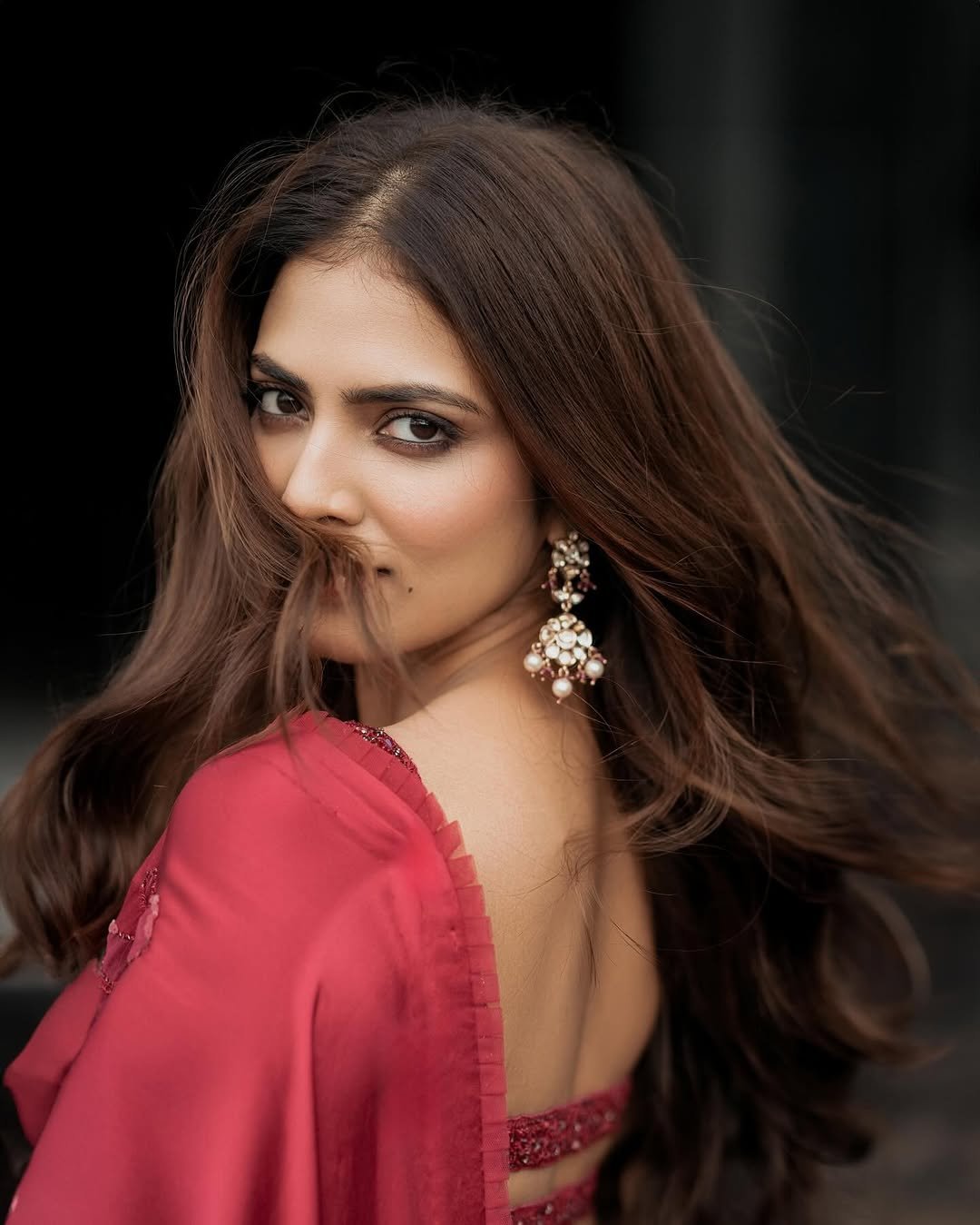 Malavika Mohanan Stunning in Red Designer Saree – Latest HD Photoshoot Images (10)