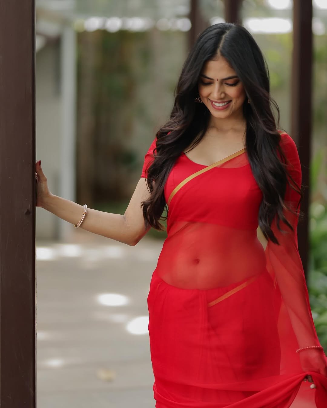 Malavika Mohanan Stunning in Red Designer Saree – Latest HD Photoshoot Images (11)