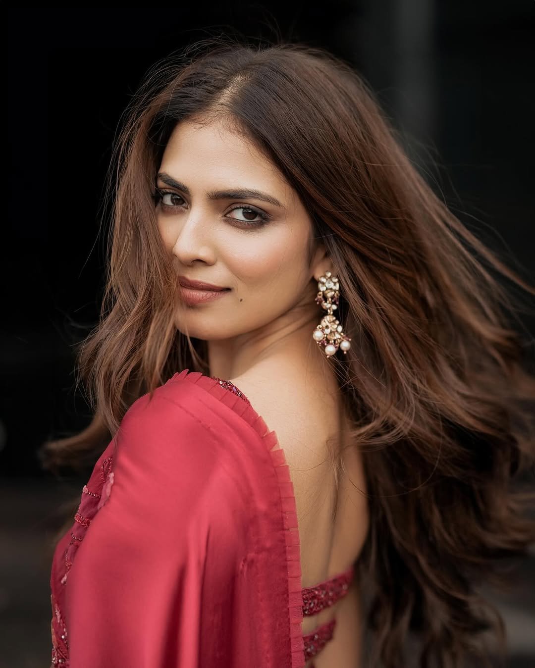 Malavika Mohanan Stunning in Red Designer Saree – Latest HD Photoshoot Images (14)