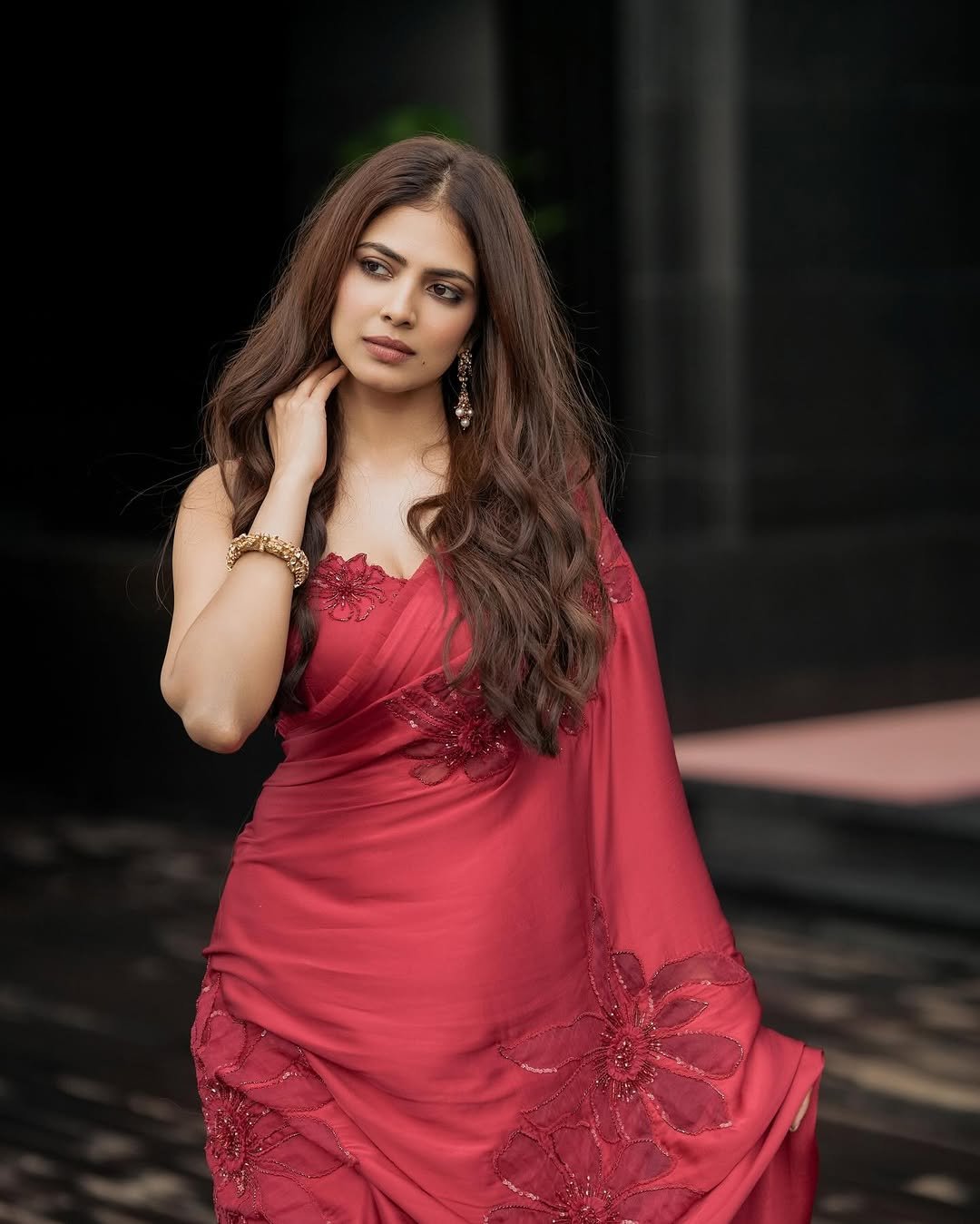 Malavika Mohanan Stunning in Red Designer Saree – Latest HD Photoshoot Images (17)