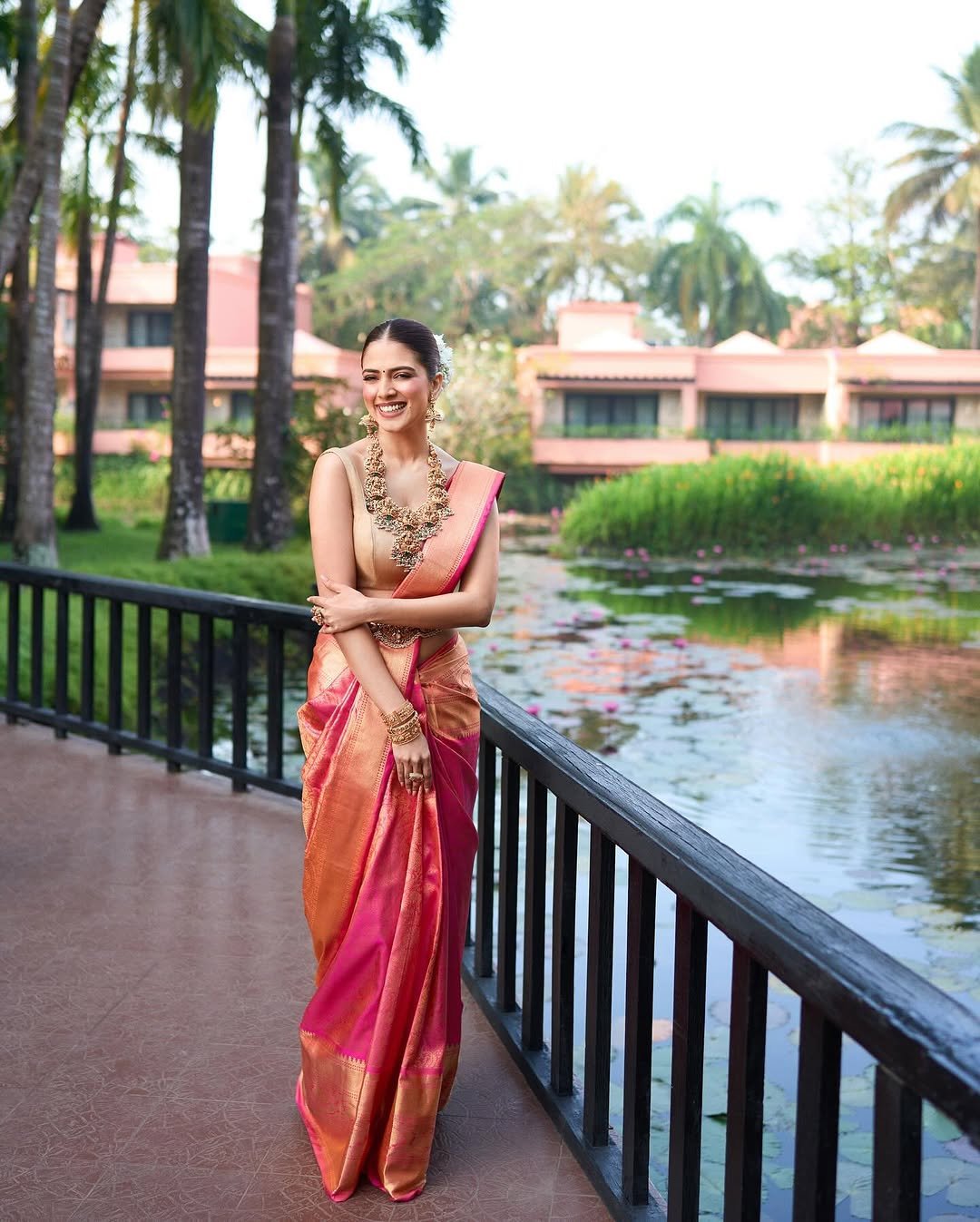 Malavika Mohanan Stunning in Red Silk Saree with Temple Jewelry (3)