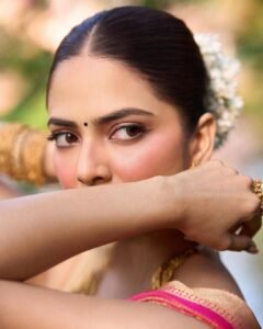 Malavika Mohanan Stunning in Red Silk Saree with Temple Jewelry trending celebrity photos