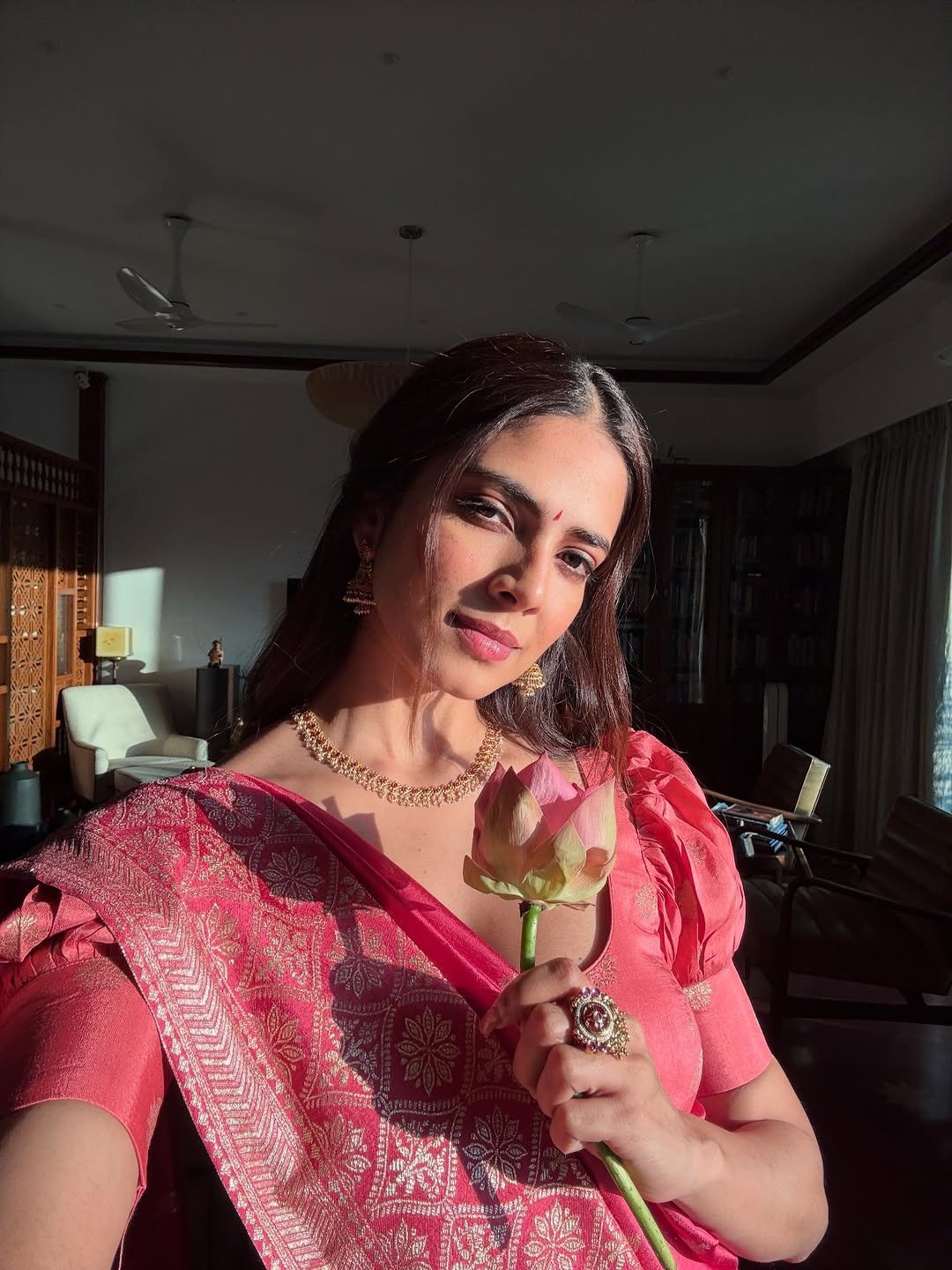 Malavika Mohanan Stuns in Red Silk Saree – ActorFacts (14)