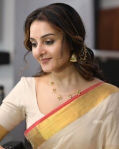 Manju Warrier in Kerala Saree Look HD Images beautiful outfit images