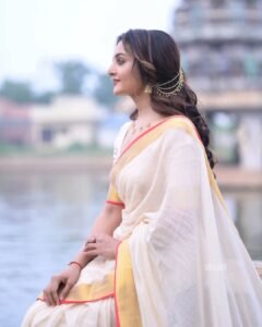 Manju Warrier in Kerala Saree Look HD Images beautiful outfit images