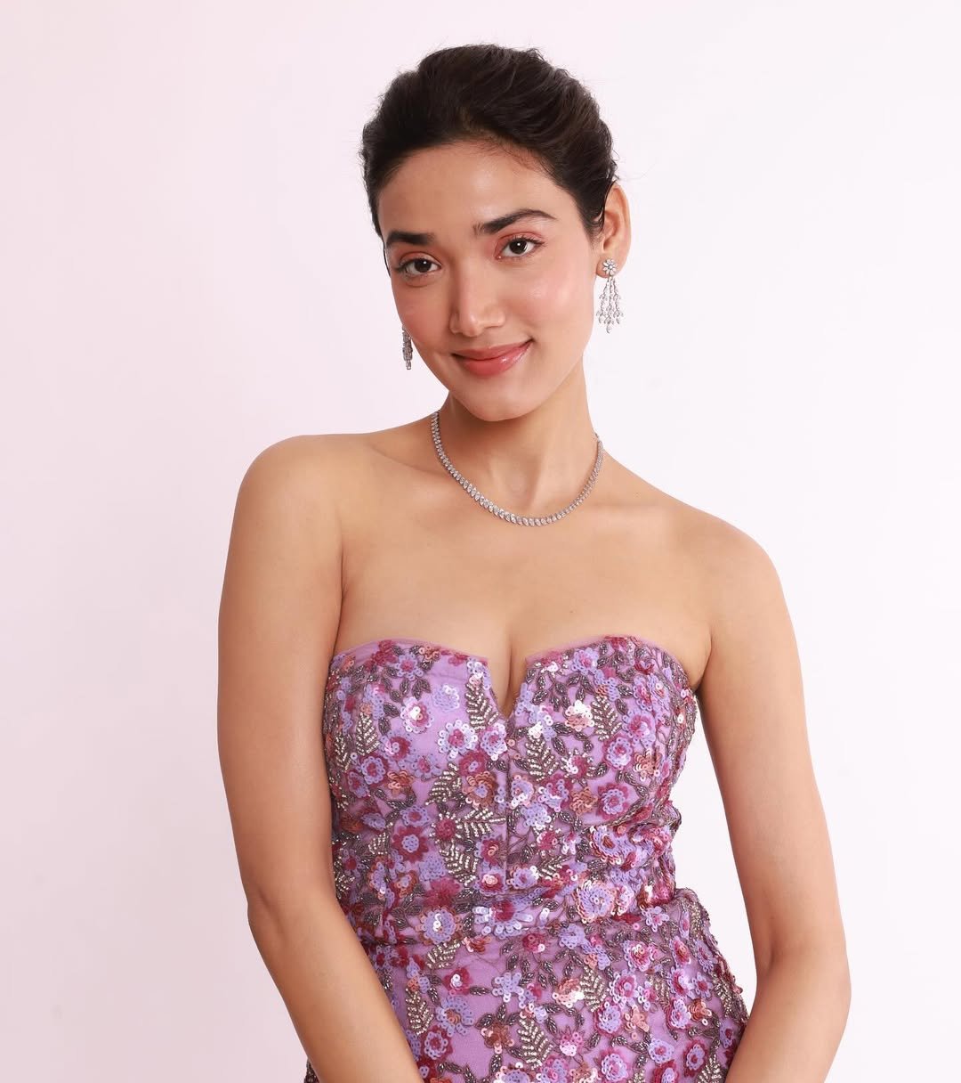 Medha Shankar Stuns in Pink Floral Strapless Dress – Latest HD Photos (10)