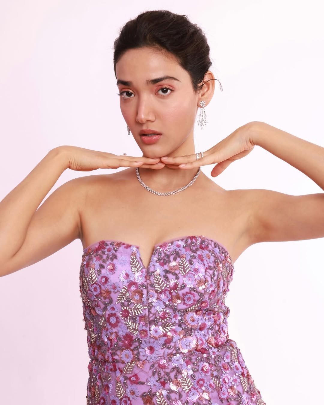 Medha Shankar Stuns in Pink Floral Strapless Dress – Latest HD Photos (4)