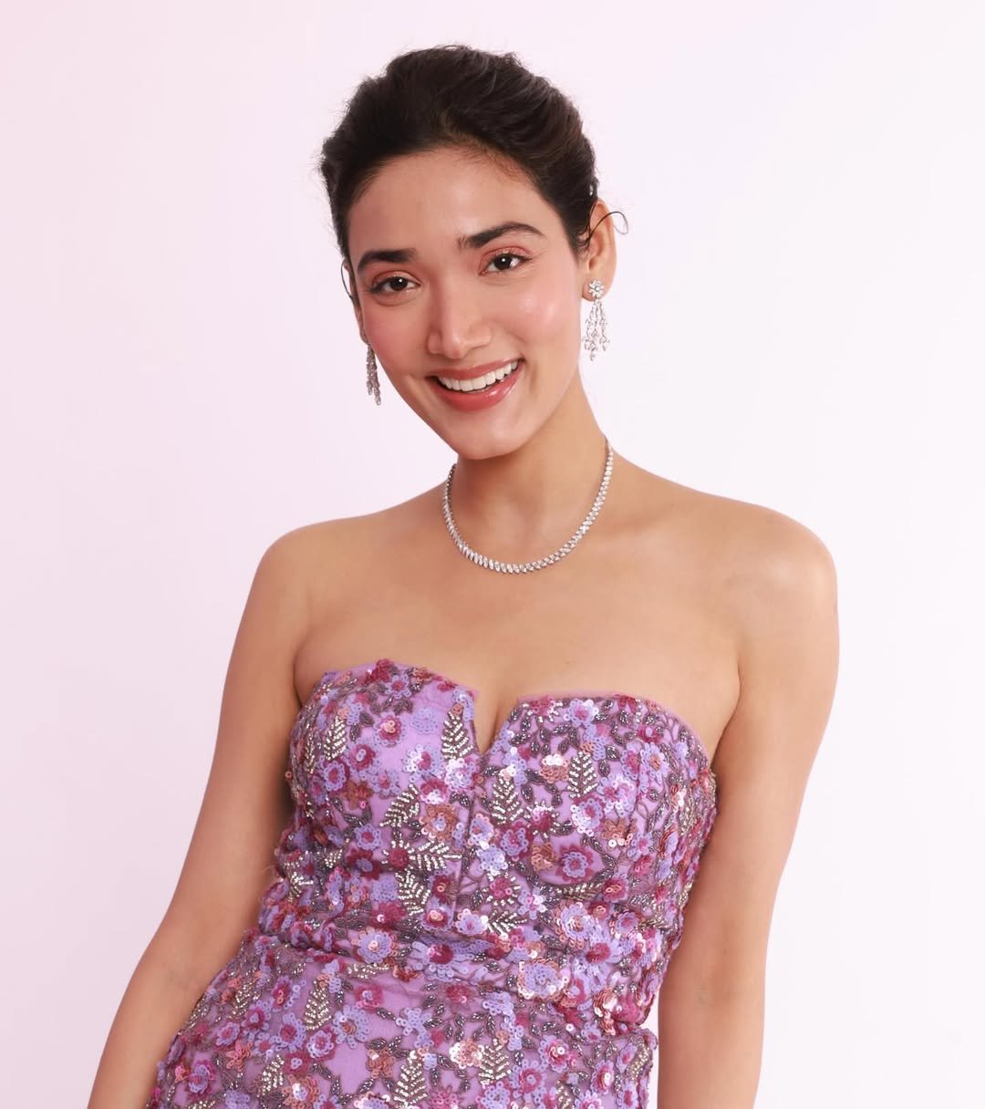 Medha Shankar Stuns in Pink Floral Strapless Dress – Latest HD Photos (5)