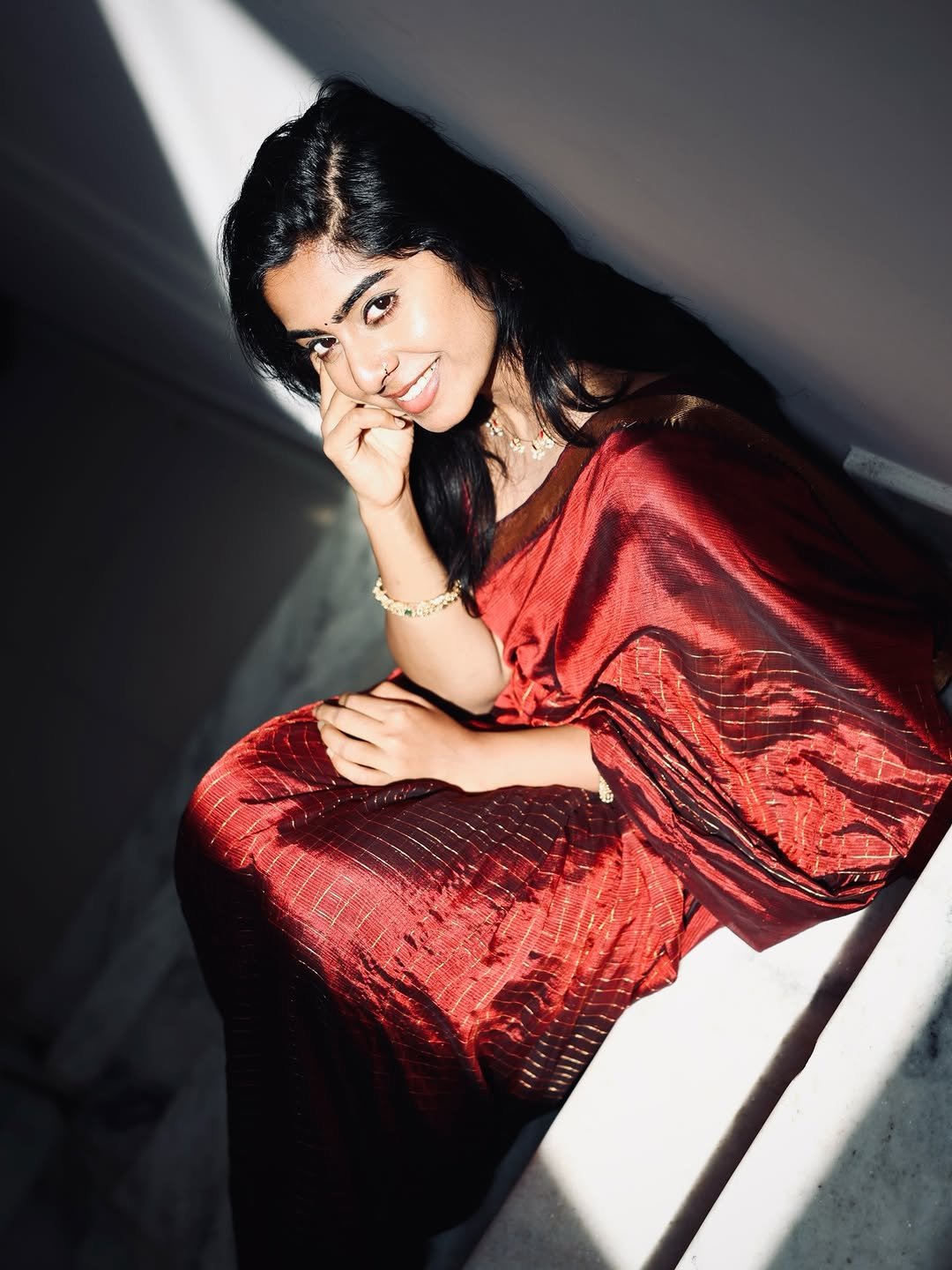 Megha Lekha Stunning Red Saree Photos (15)