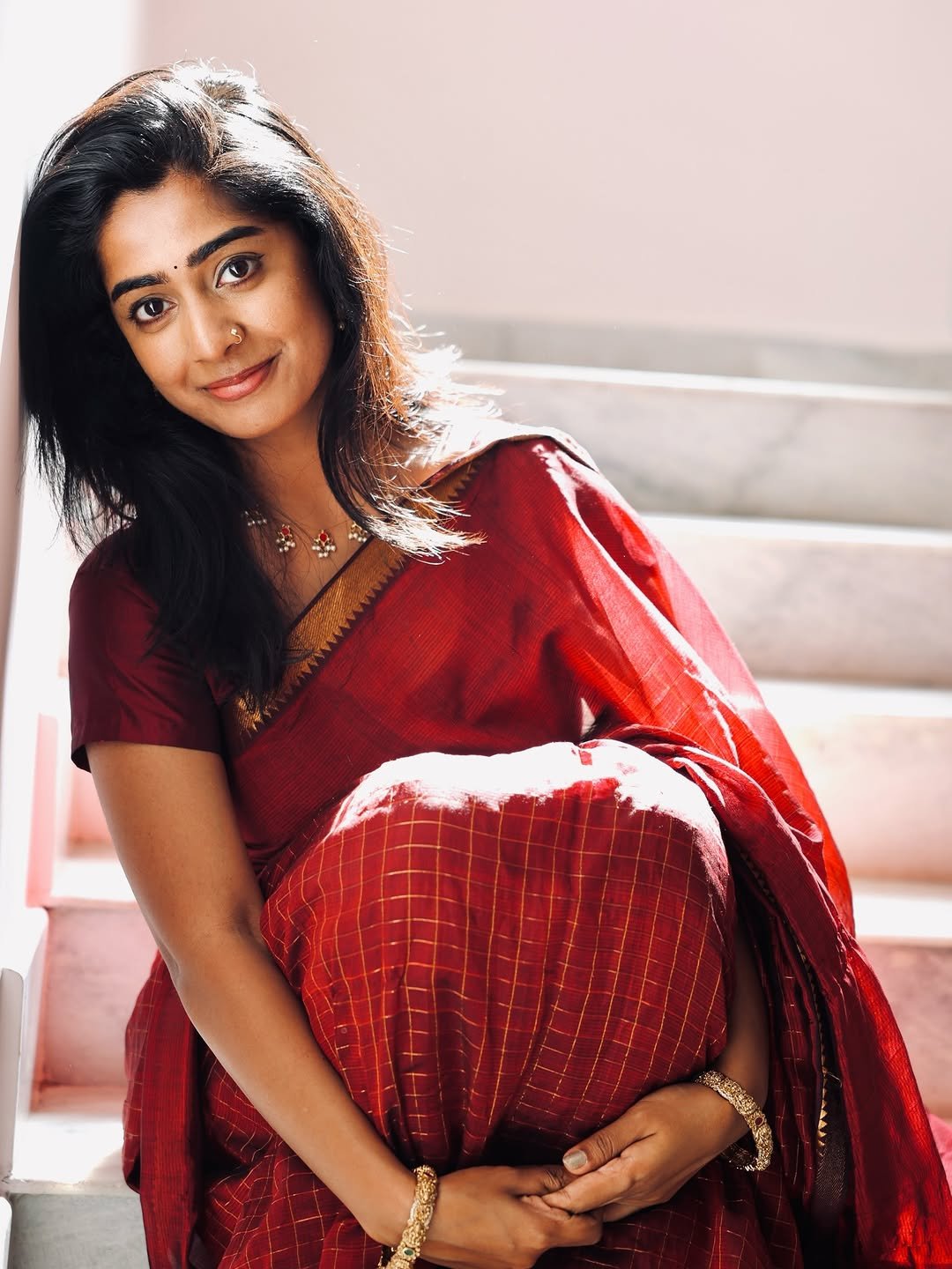 Megha Lekha Stunning Red Saree Photos (16)