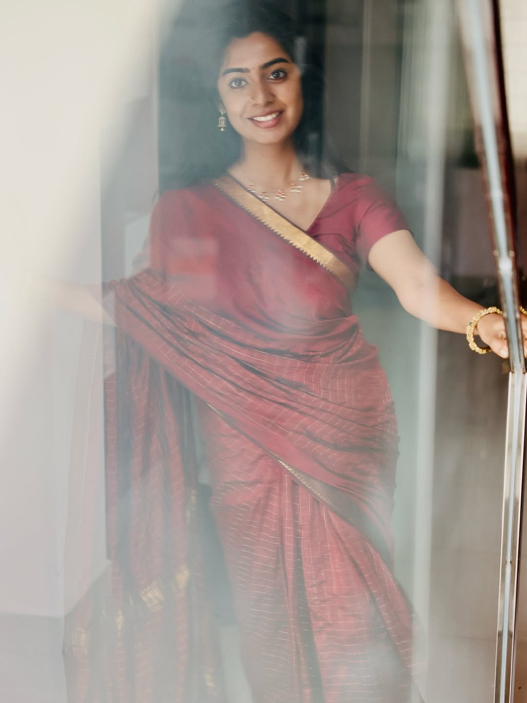 Megha Lekha Stunning Red Saree Photos (4)