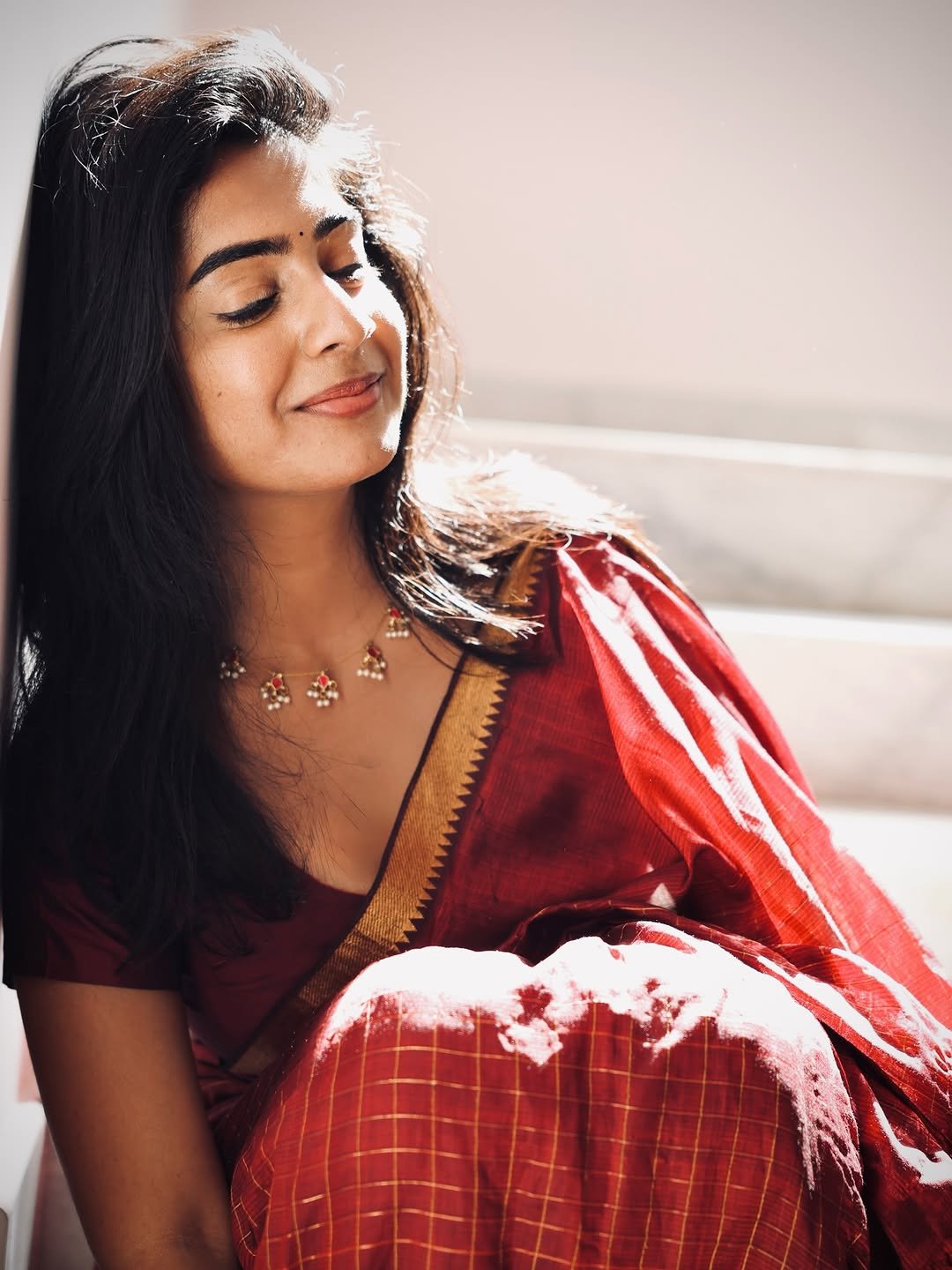 Megha Lekha Stunning Red Saree Photos (6)