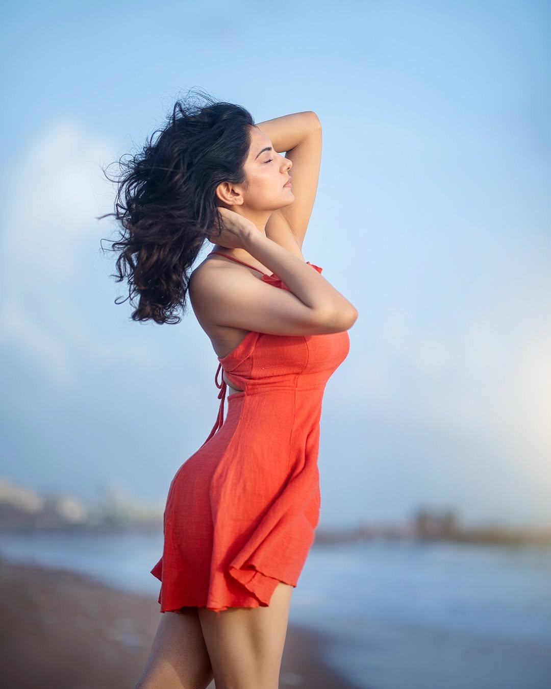 Misha Narang Stunning Beach Look in Orange Dress (10)