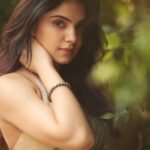 Misha Narang Stunning in Green Saree – Latest HD Photos & Elegant Look (9)