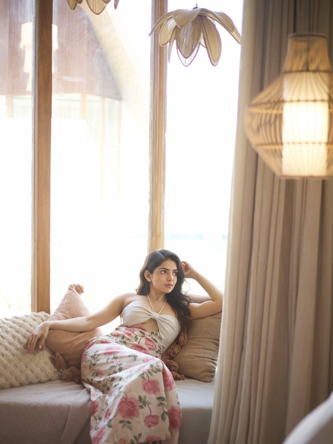 Misha Narang Stylish Modern Look HD Images (11)