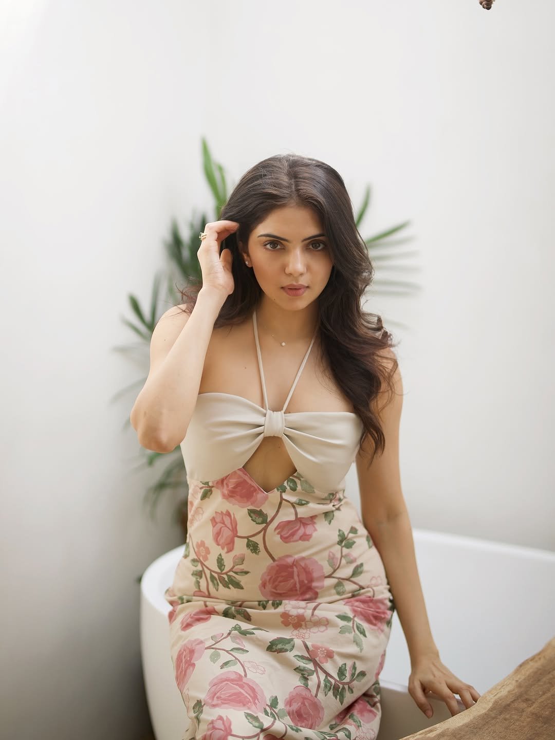 Misha Narang Stylish Modern Look HD Images (13)