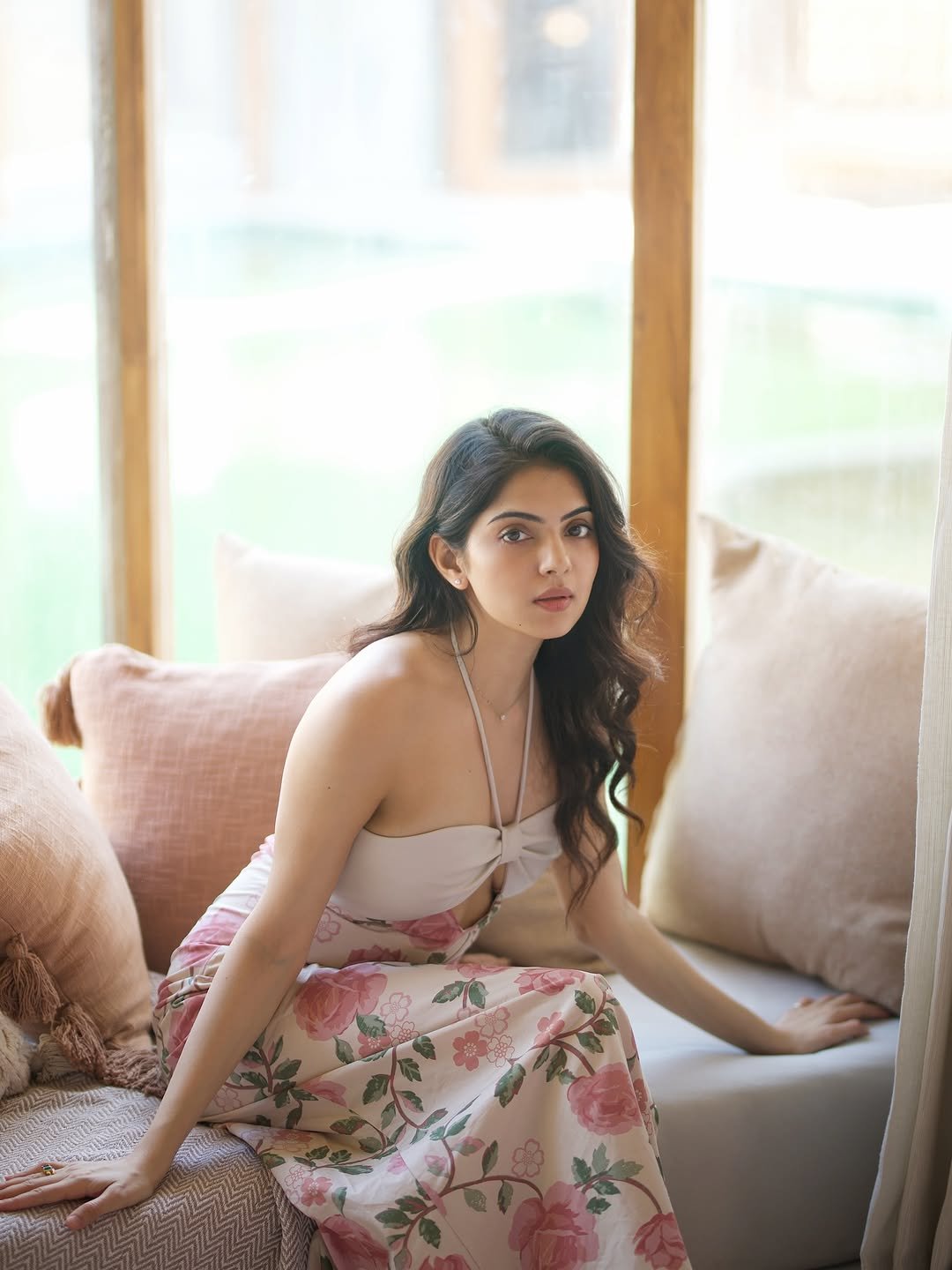 Misha Narang Stylish Modern Look HD Images (3)