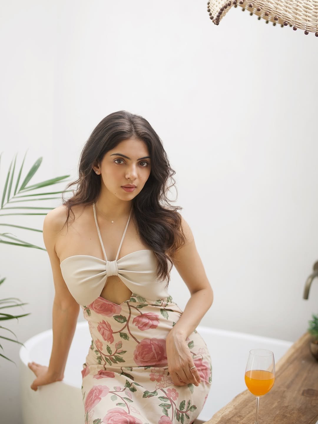 Misha Narang Stylish Modern Look HD Images (4)