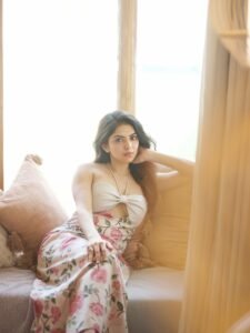 Misha Narang Stylish Modern Look HD Images trending celebrity photos