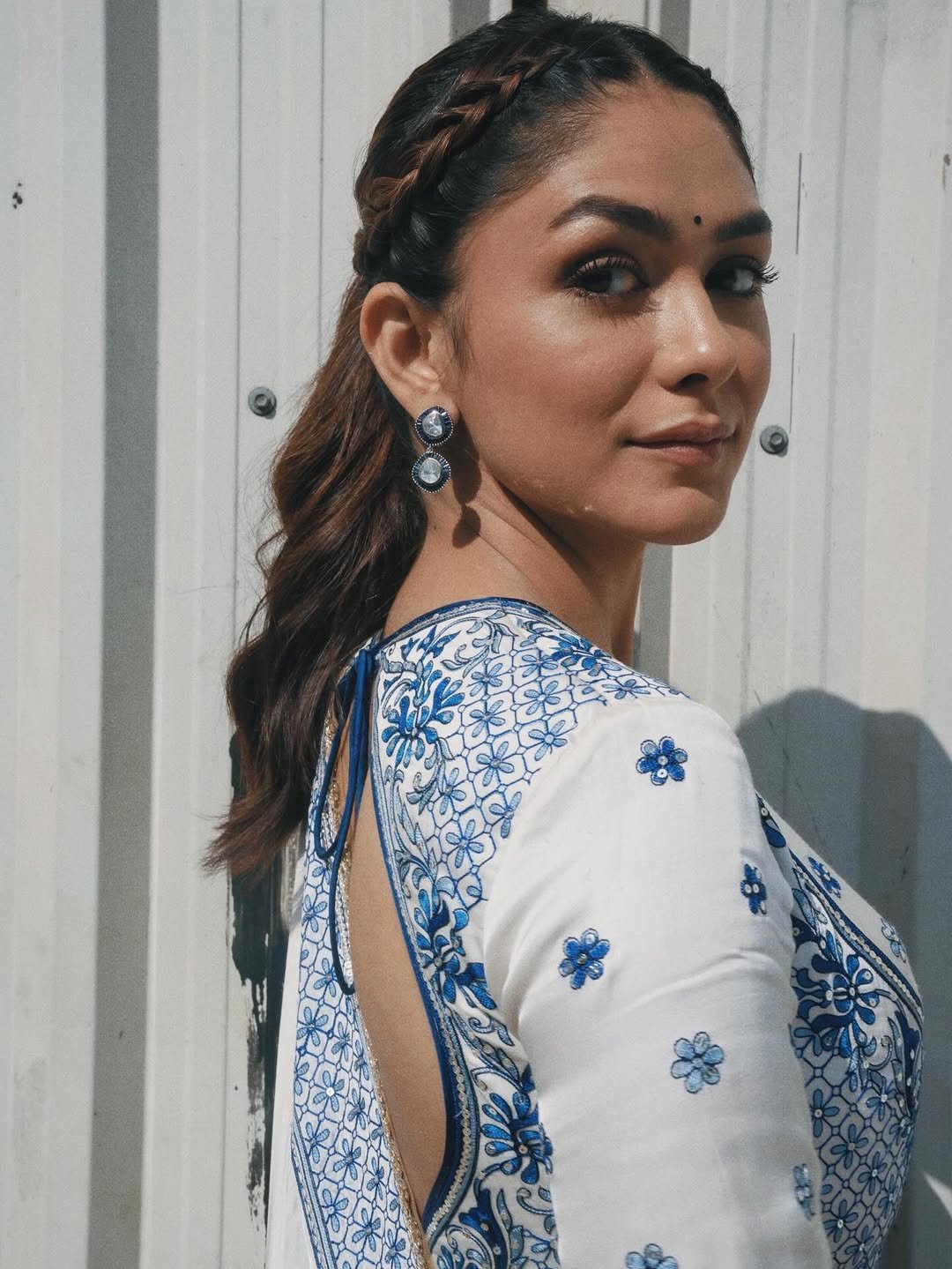 Mrunal Thakur Looks Stunning in Elegant Blue & White Outfit – Latest HD Photos (3)