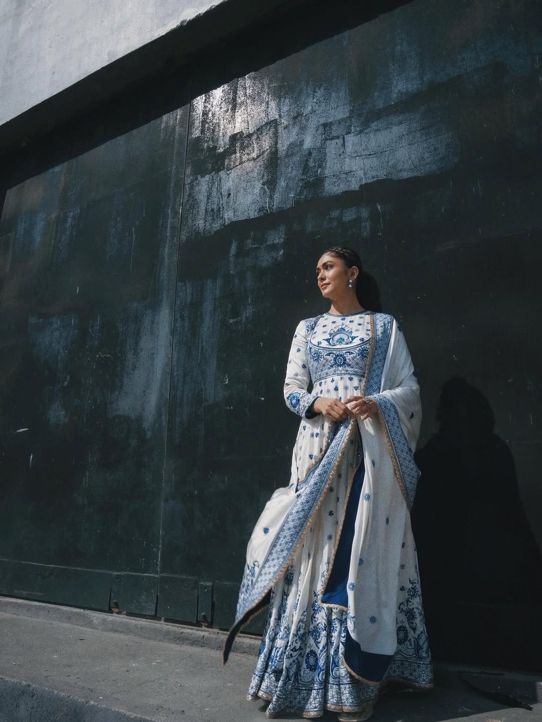 Mrunal Thakur Looks Stunning in Elegant Blue & White Outfit – Latest HD Photos (5)