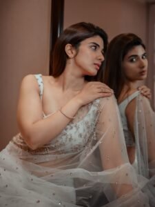 Pragya Nagra Looks Stunning in Elegant White Saree – Latest HD Photos (8)