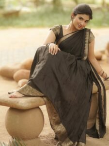 Pragya Nagra Stuns in Elegant Black Saree – Latest HD Photos (18)