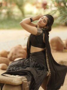 Pragya Nagra Stuns in Elegant Black Saree – Latest HD Photos (5)