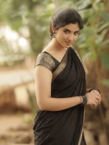 Pragya Nagra Stuns in Elegant Black Saree – Latest HD Photos (6)