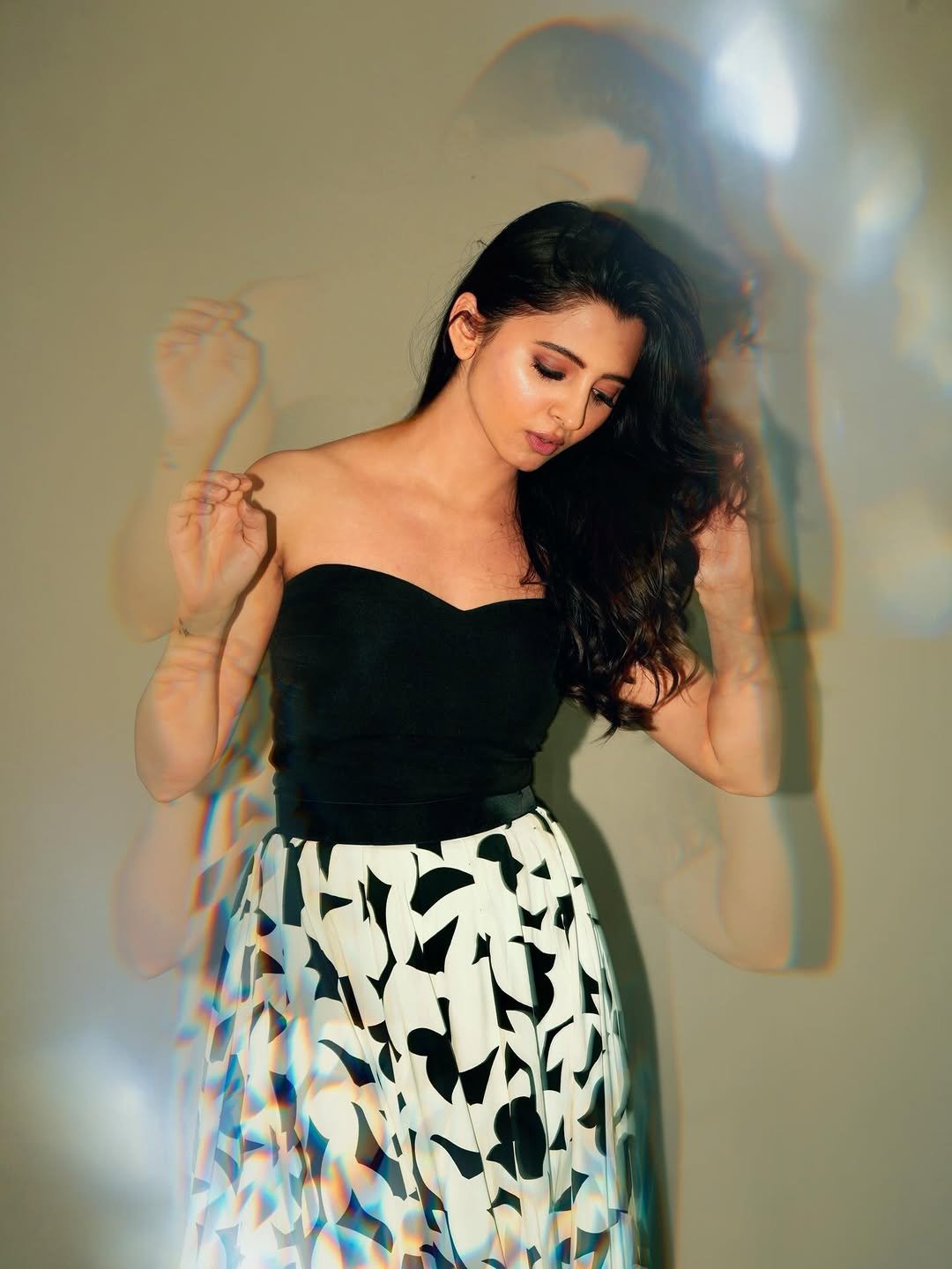 Preethi Asrani Stylish Western Look HD Images trending celebrity photos