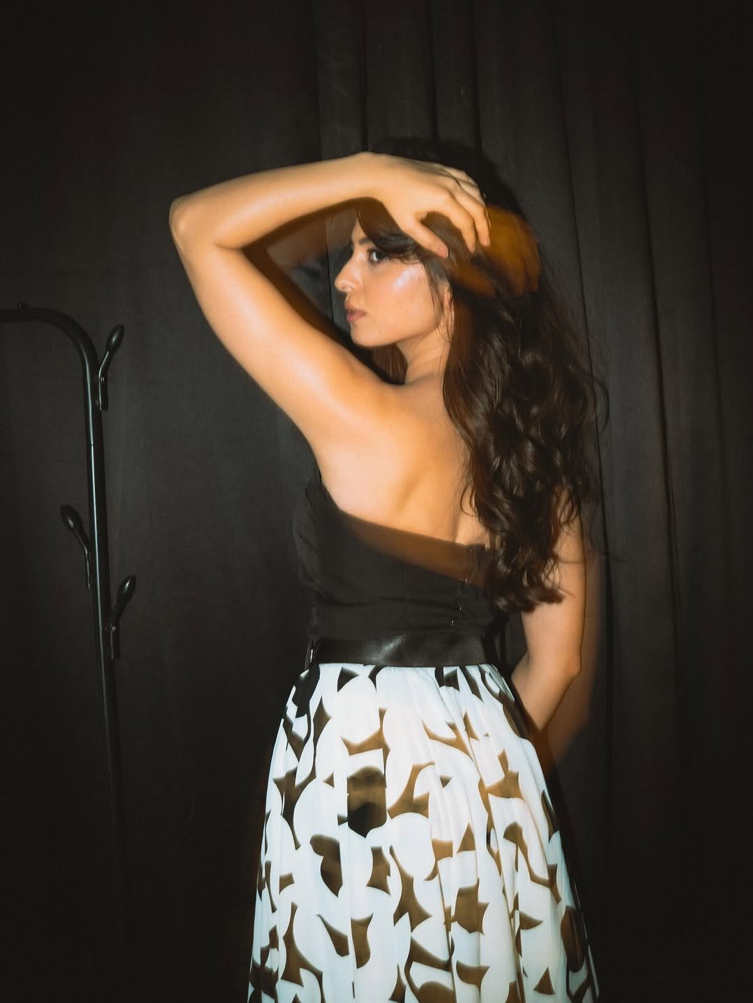 Preethi Asrani Stylish Western Look HD Images (5)