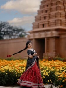 Priyanka Jain Beautiful Black Saree Traditional Look HD Images beautiful outfit images
